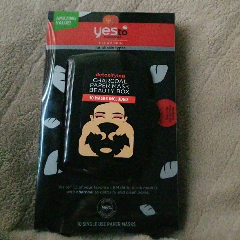 Yes to Tomatoes detoxifying charcoal paper mask